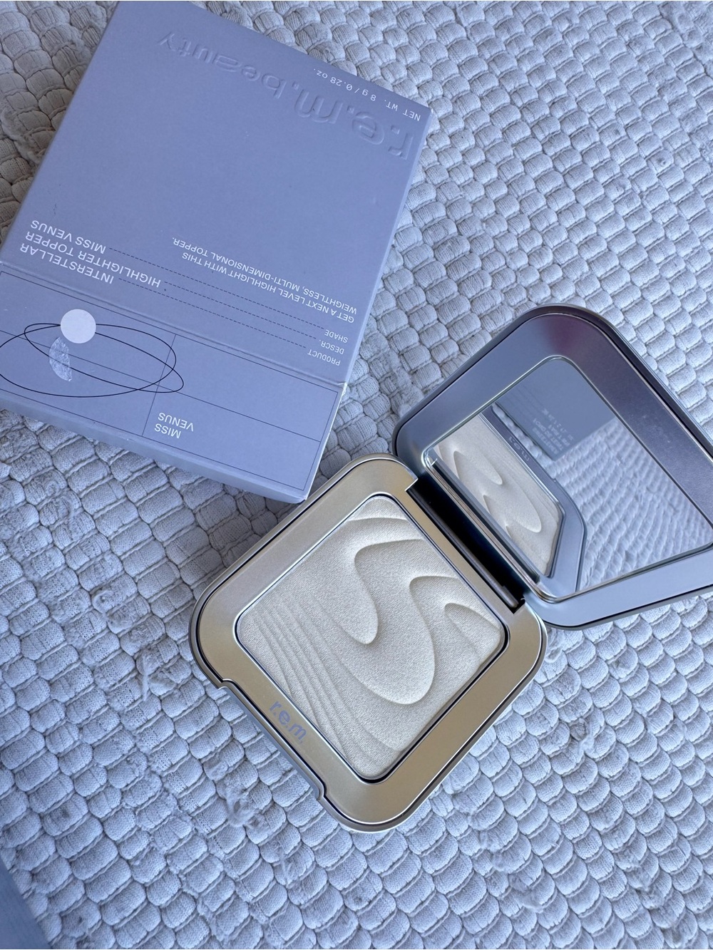 r.e.m. beauty Sweetener Foundation + Miss Venus Highlighter Bundle NIB - Picture 4 of 6
